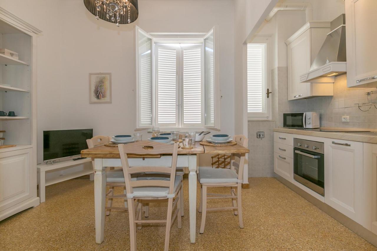 Brezza Marina Apartment San Vincenzo Bagian luar foto