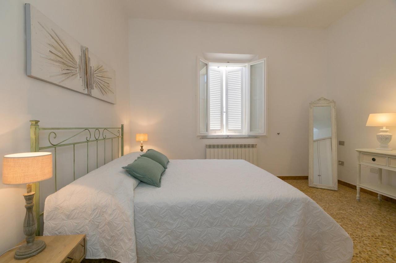Brezza Marina Apartment San Vincenzo Bagian luar foto